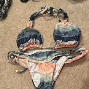 Vix Paula Hermanny bikini. Top medium (no tag) bottom small.